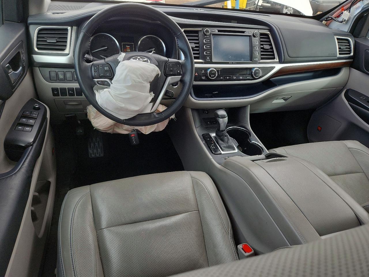 2015 TOYOTA HIGHLANDER