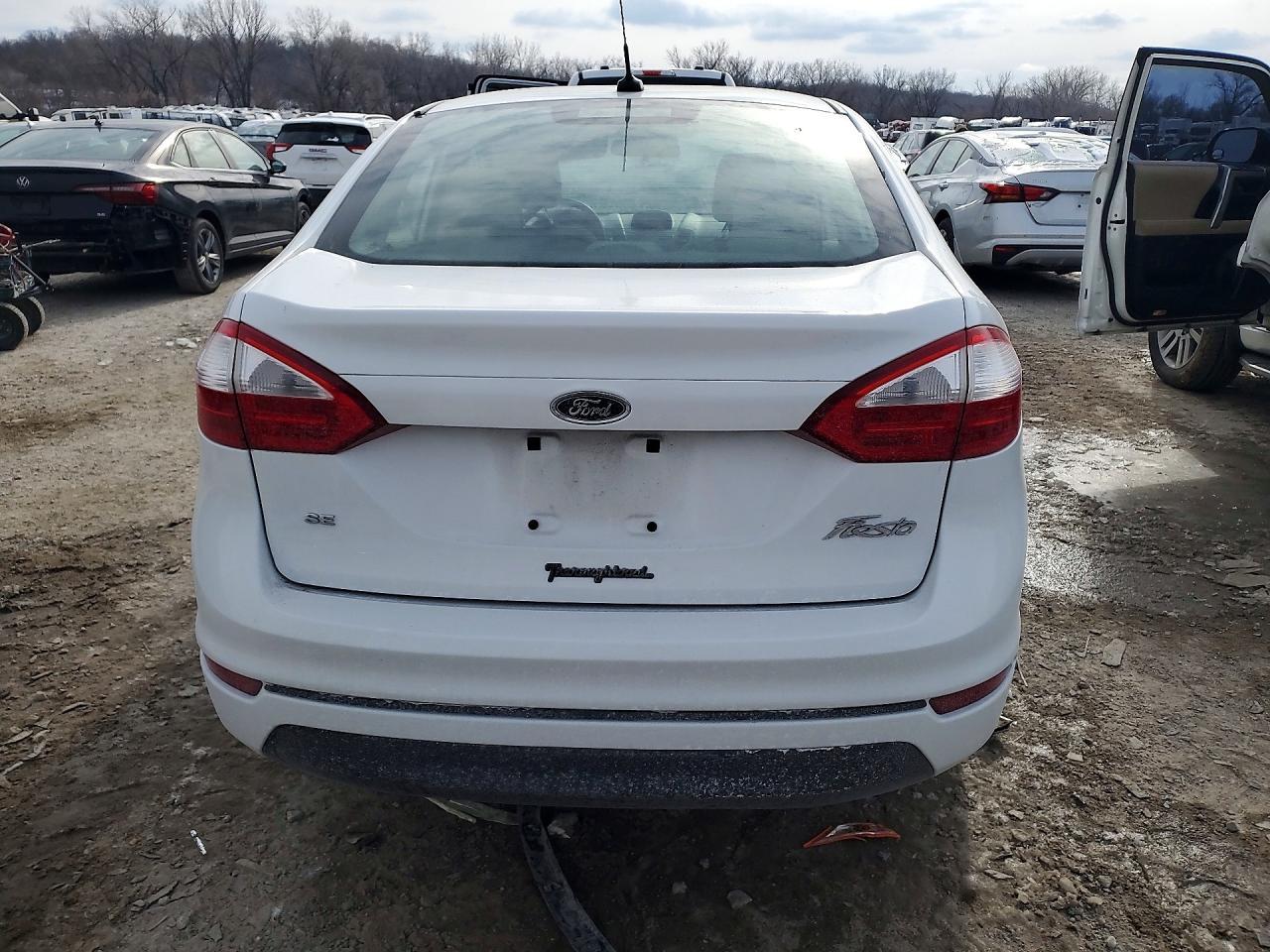 2016 FORD Fiesta