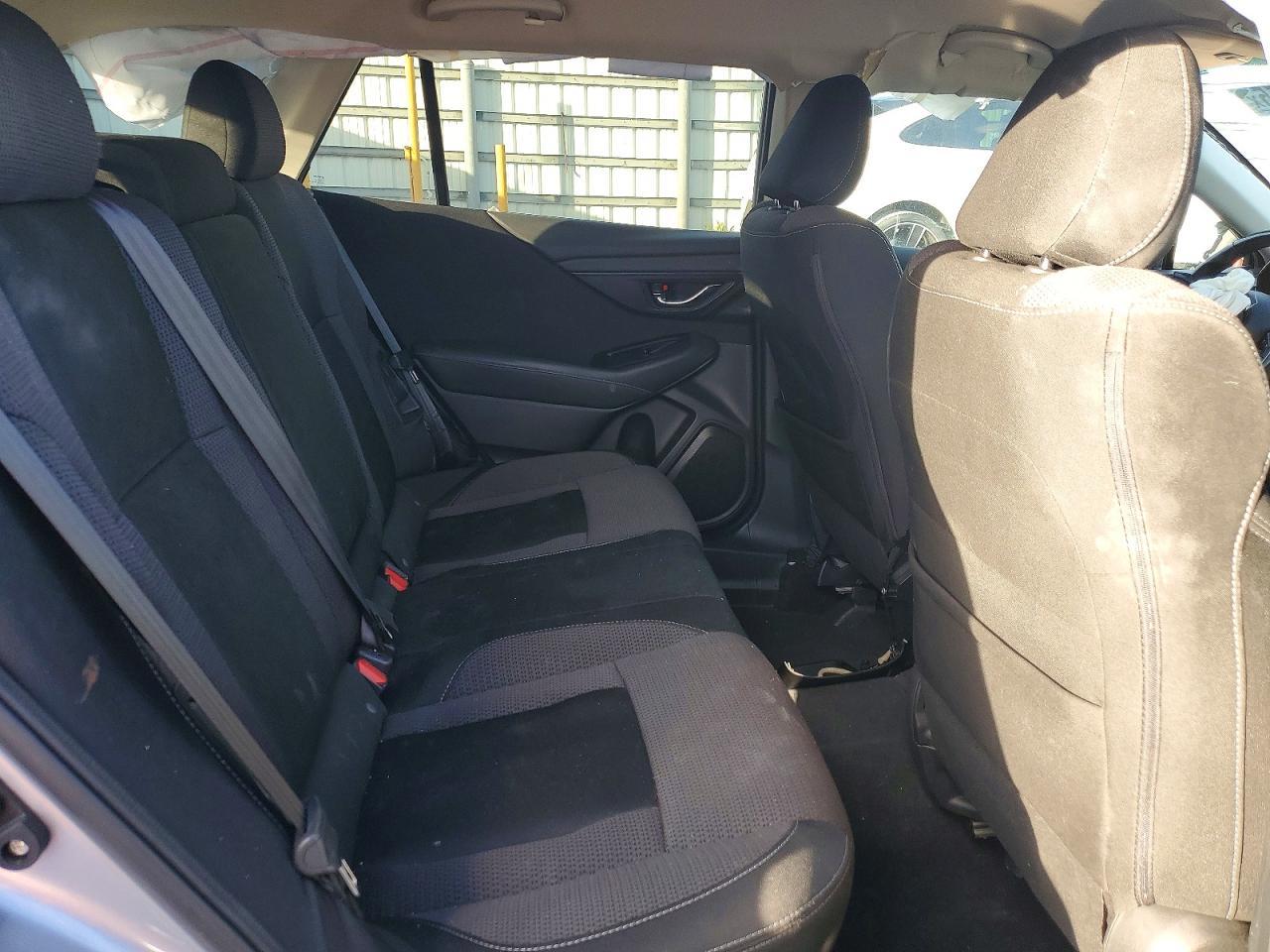 2021 SUBARU Outback