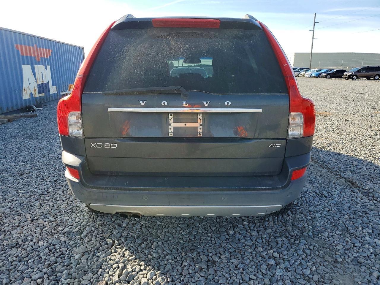 2011 VOLVO XC90