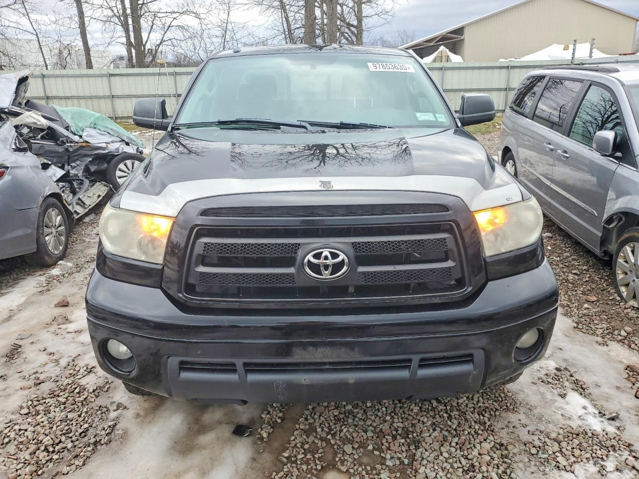 2011 TOYOTA TUNDRA