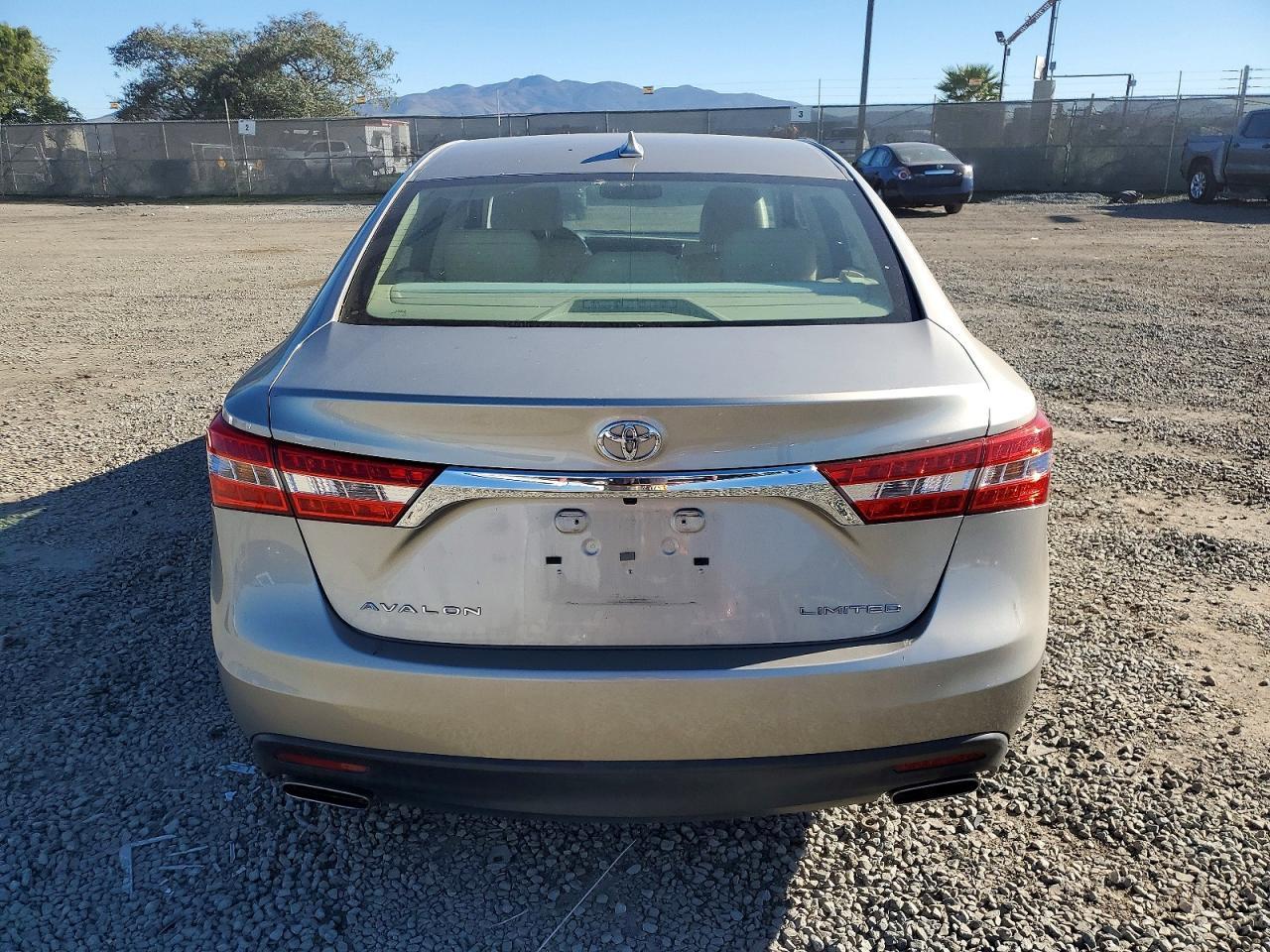 2015 TOYOTA Avalon