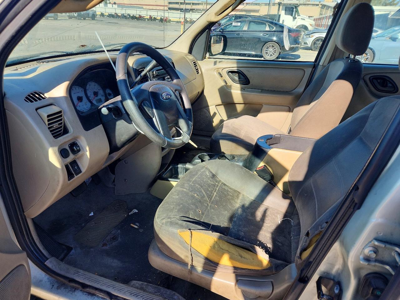 2004 FORD ESCAPE