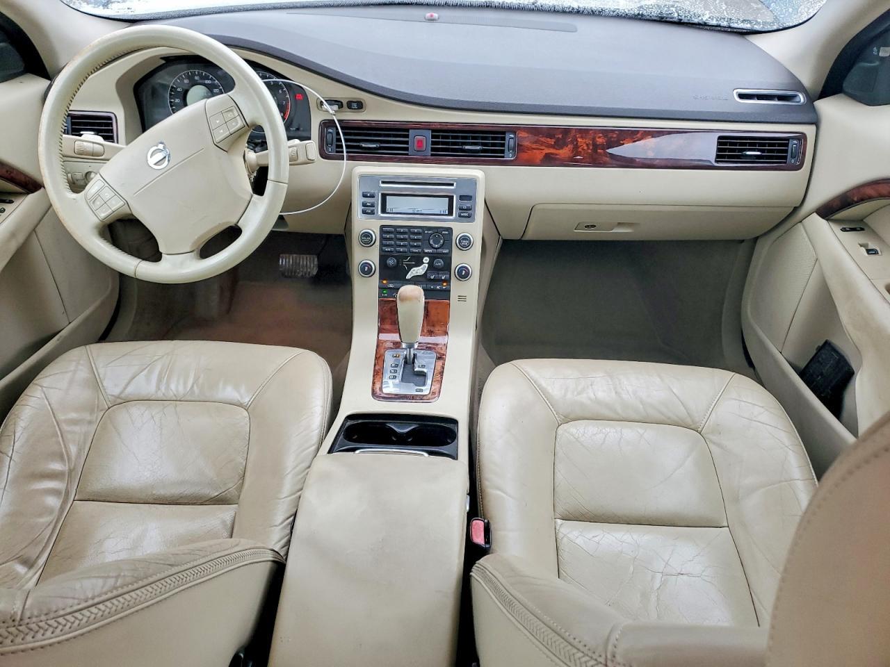 2008 VOLVO XC70