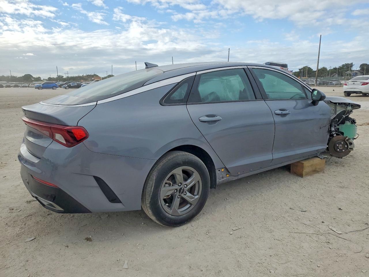 2023 KIA K5