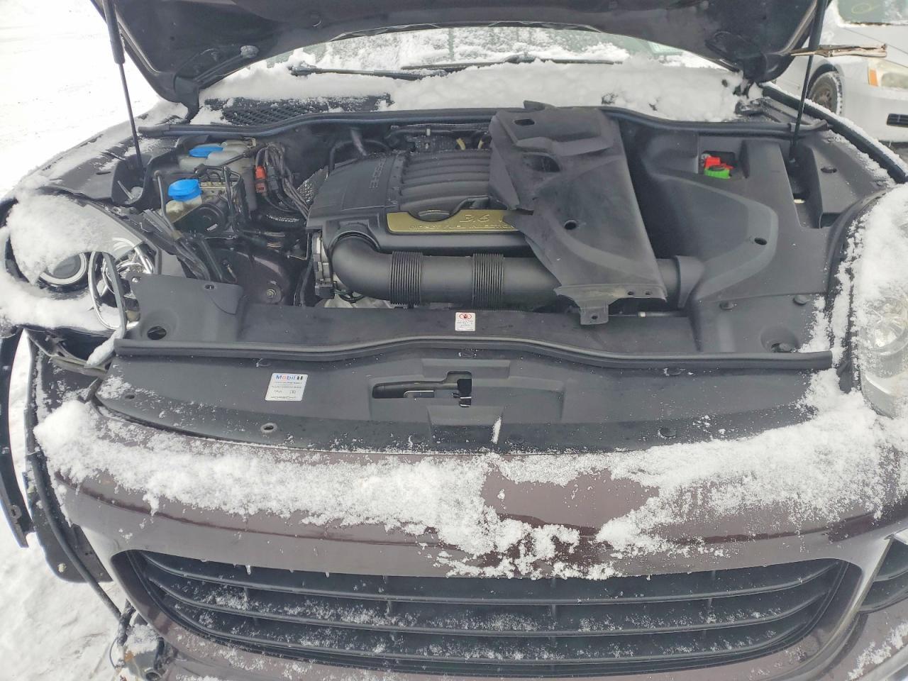 2017 PORSCHE CAYENNE