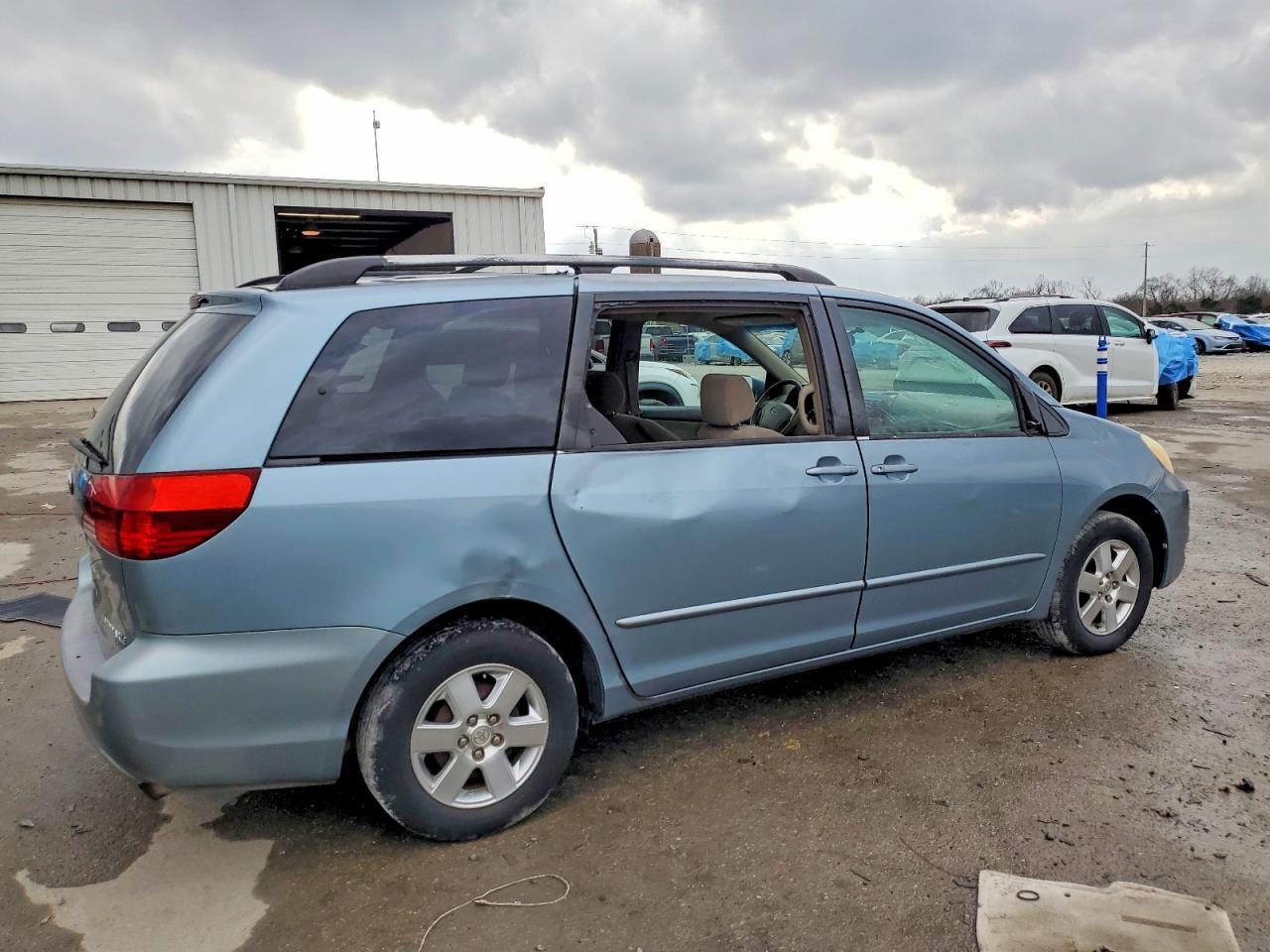 2005 TOYOTA SIENNA