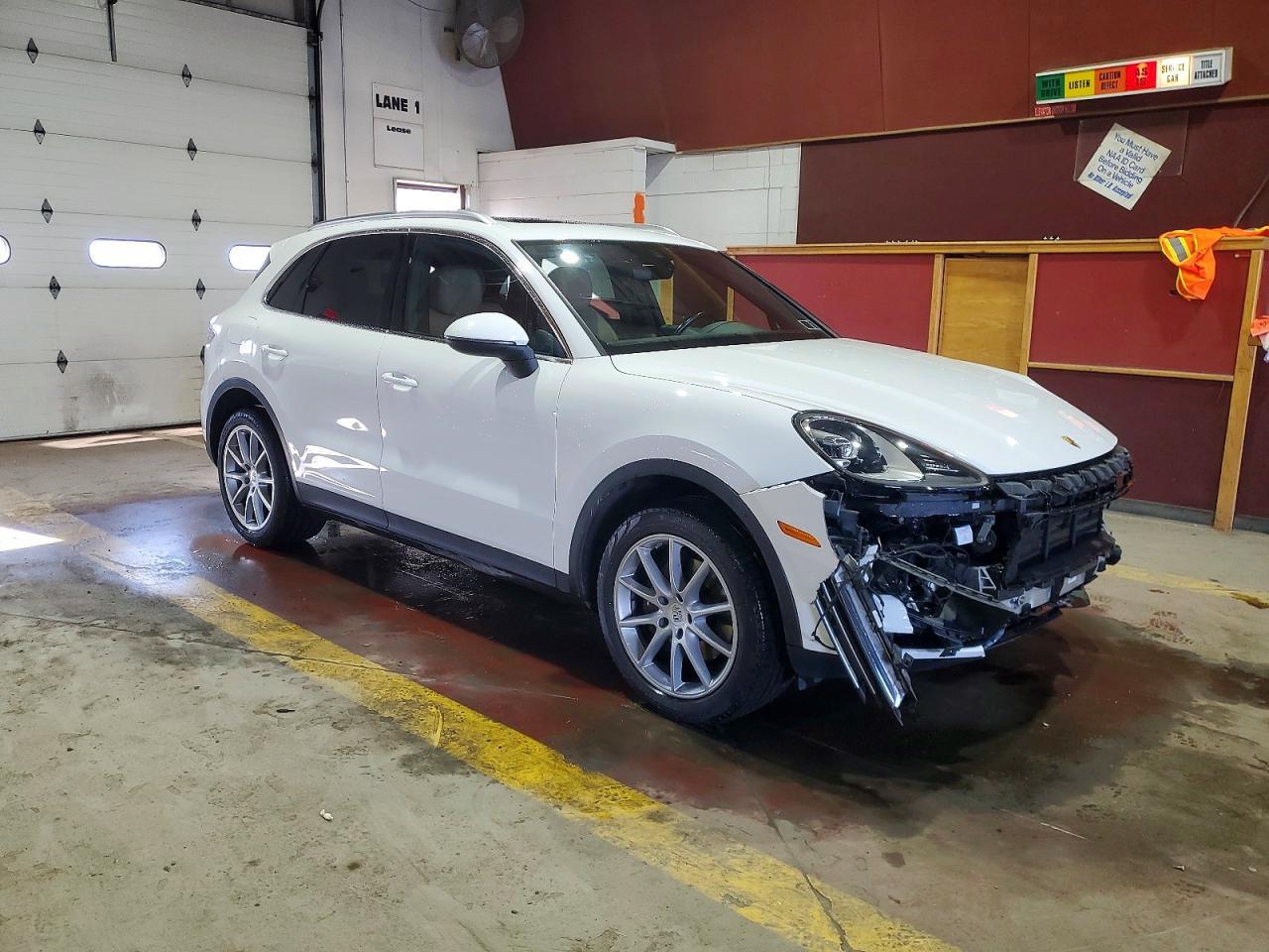 2019 PORSCHE CAYENNE