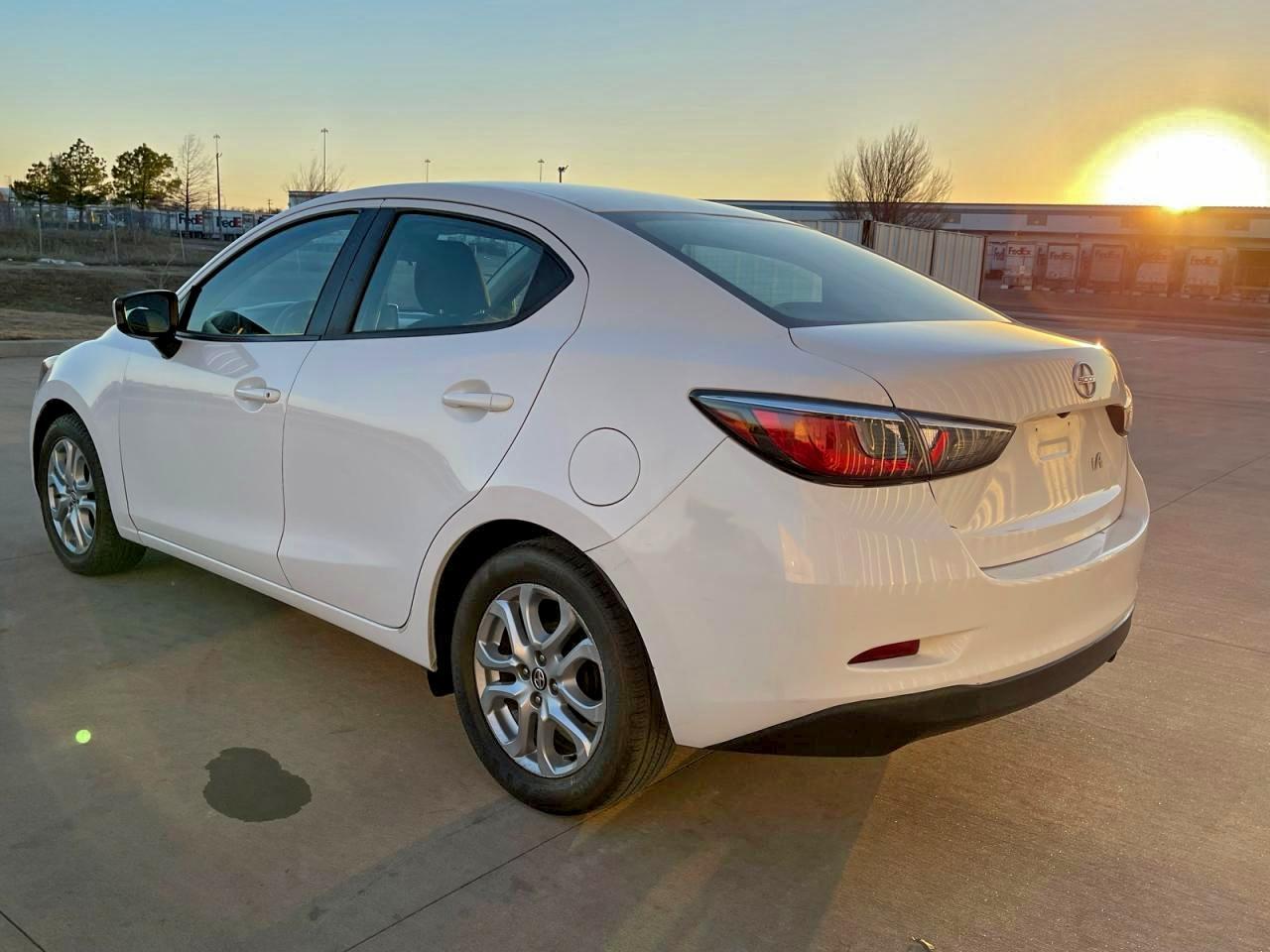 2016 TOYOTA SCION