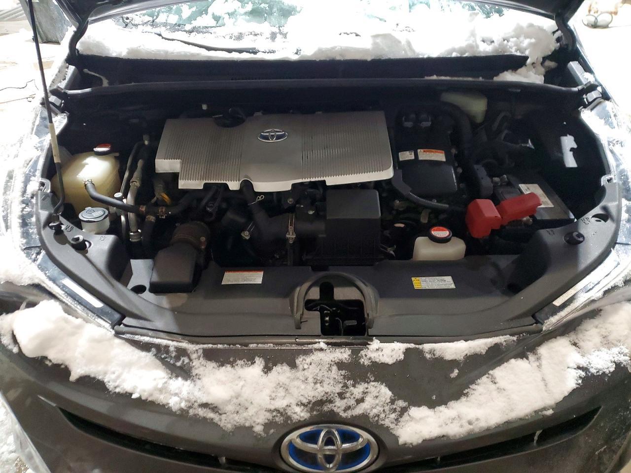 2016 TOYOTA PRIUS