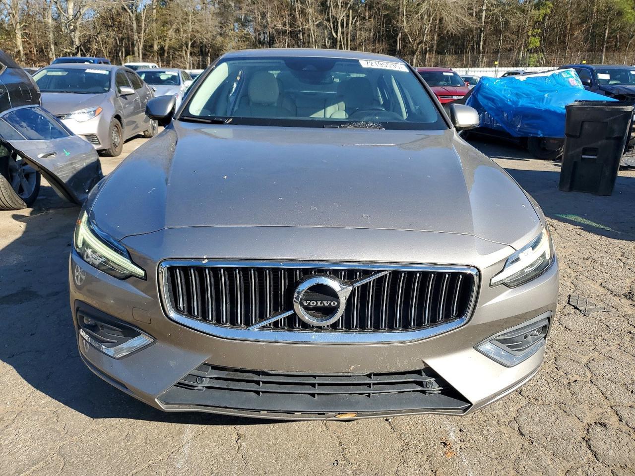 2021 VOLVO S60