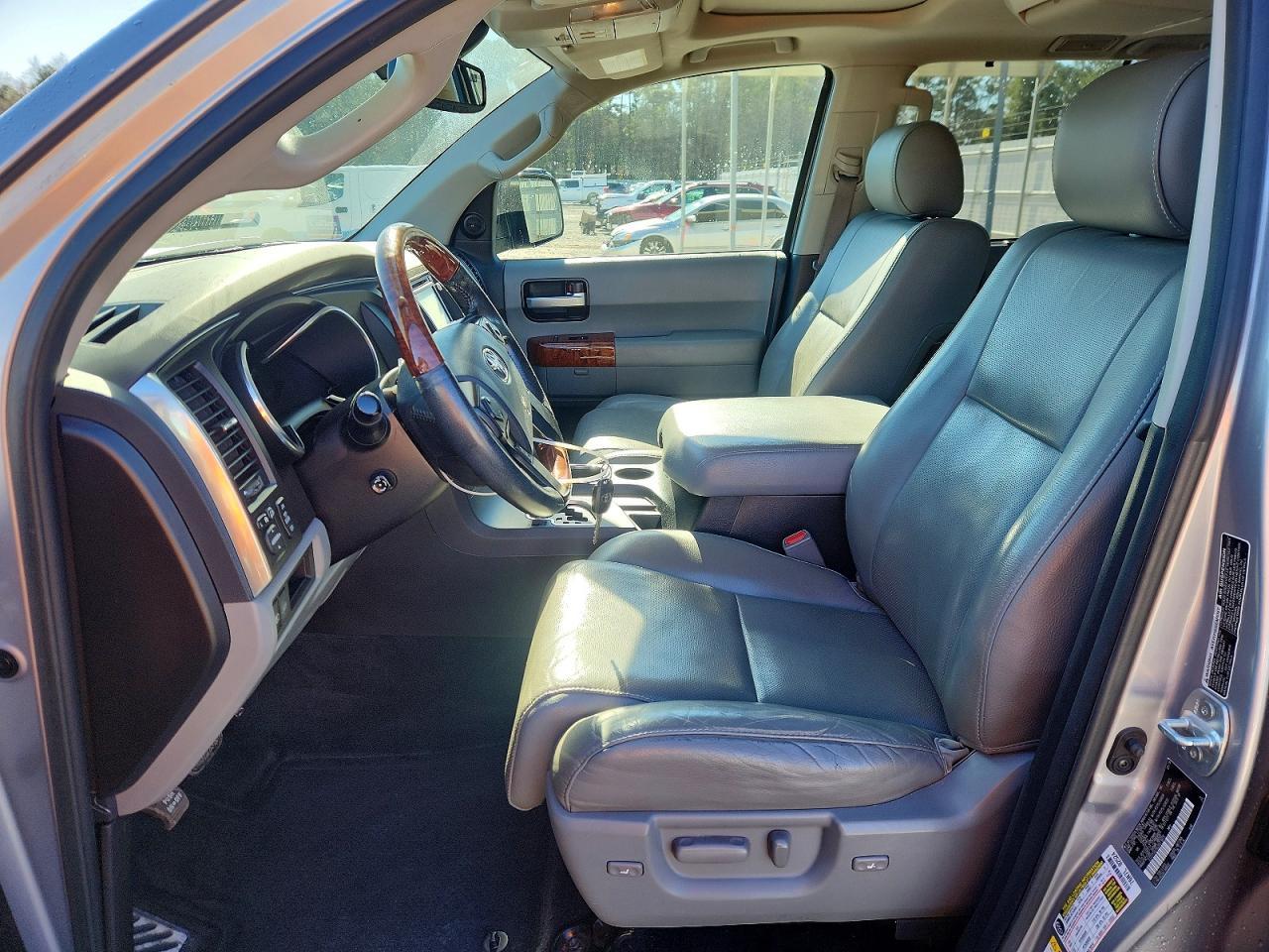 2018 TOYOTA Sequoia