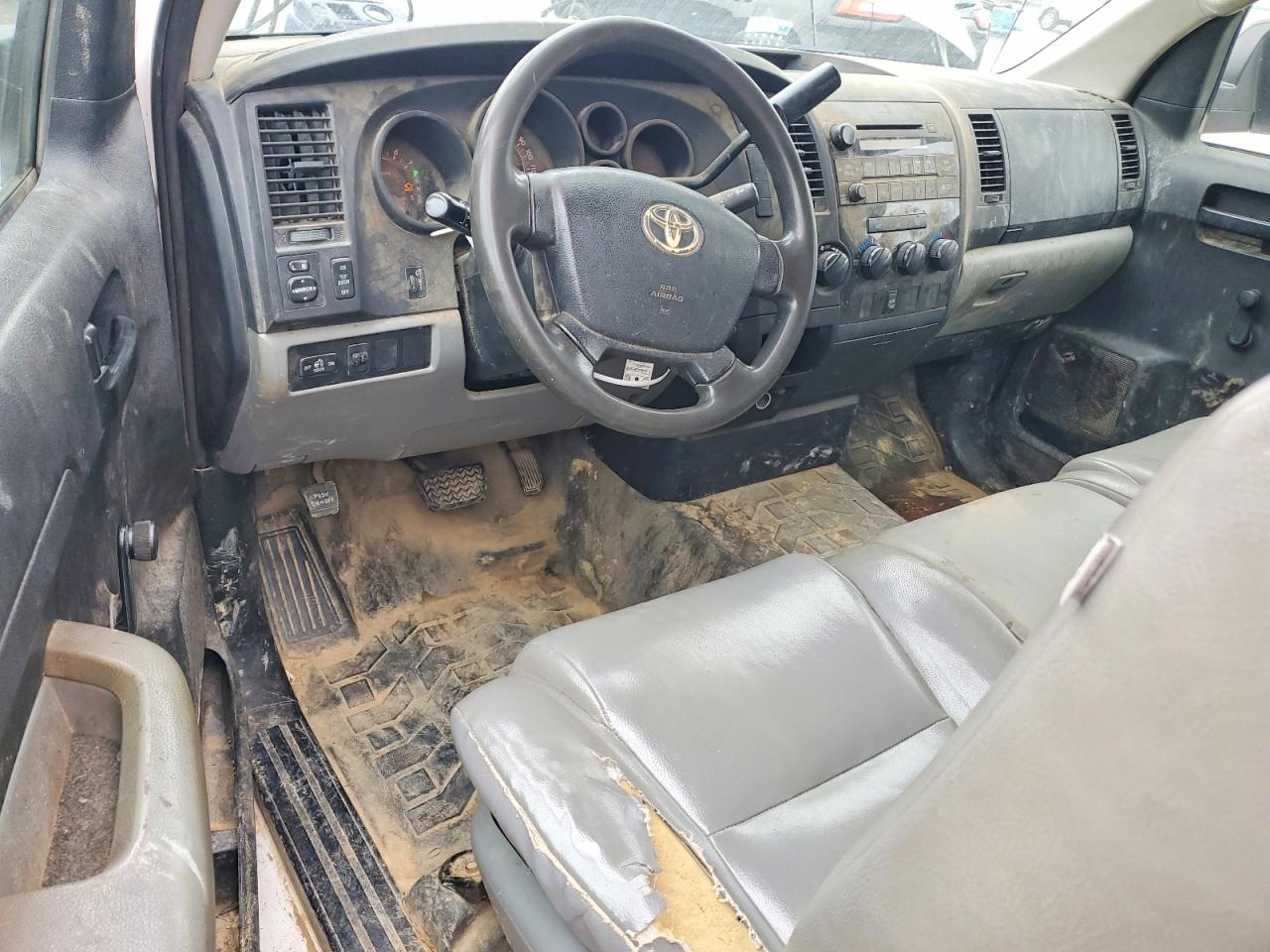2011 TOYOTA TUNDRA