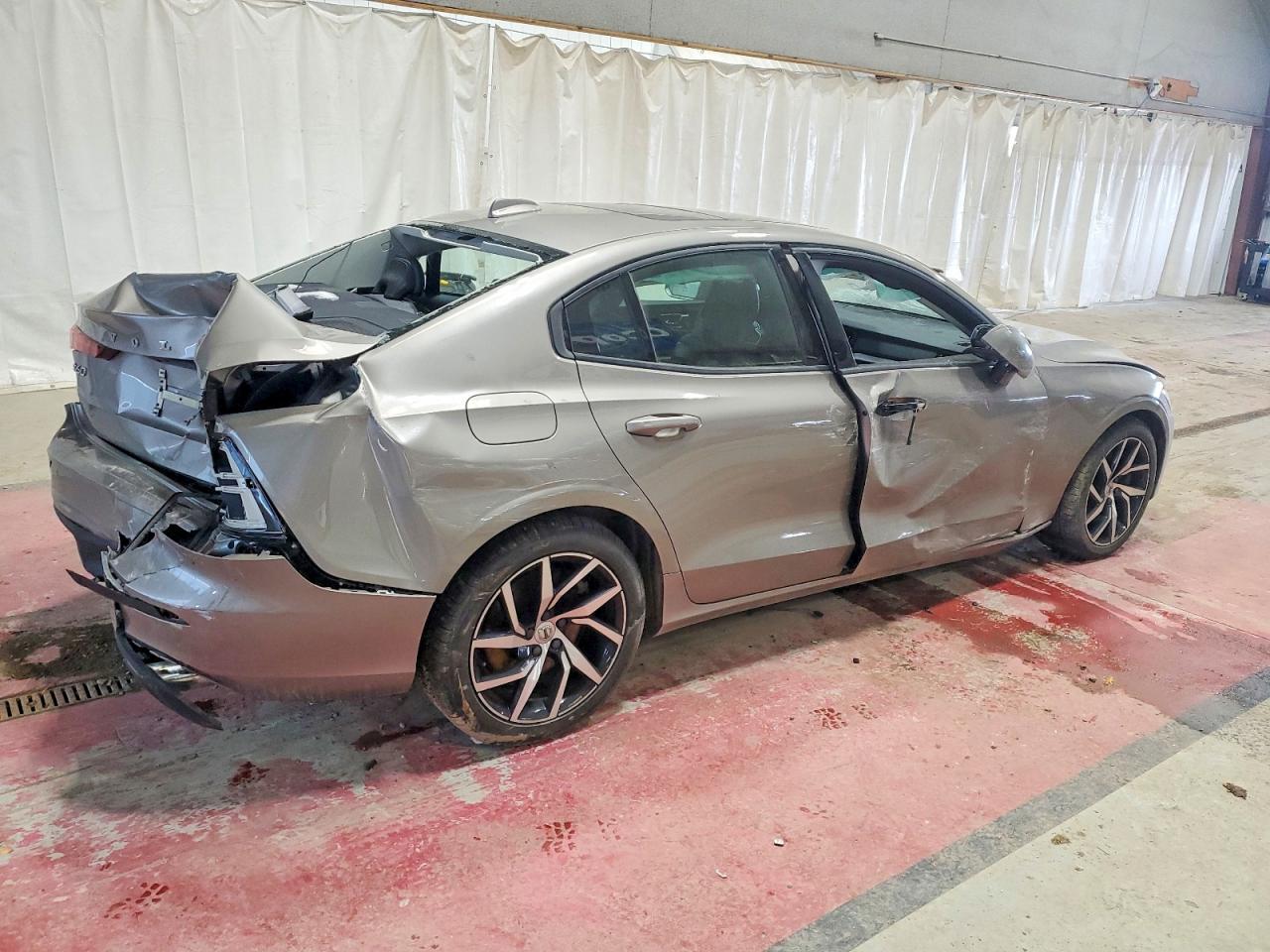 2019 VOLVO S60