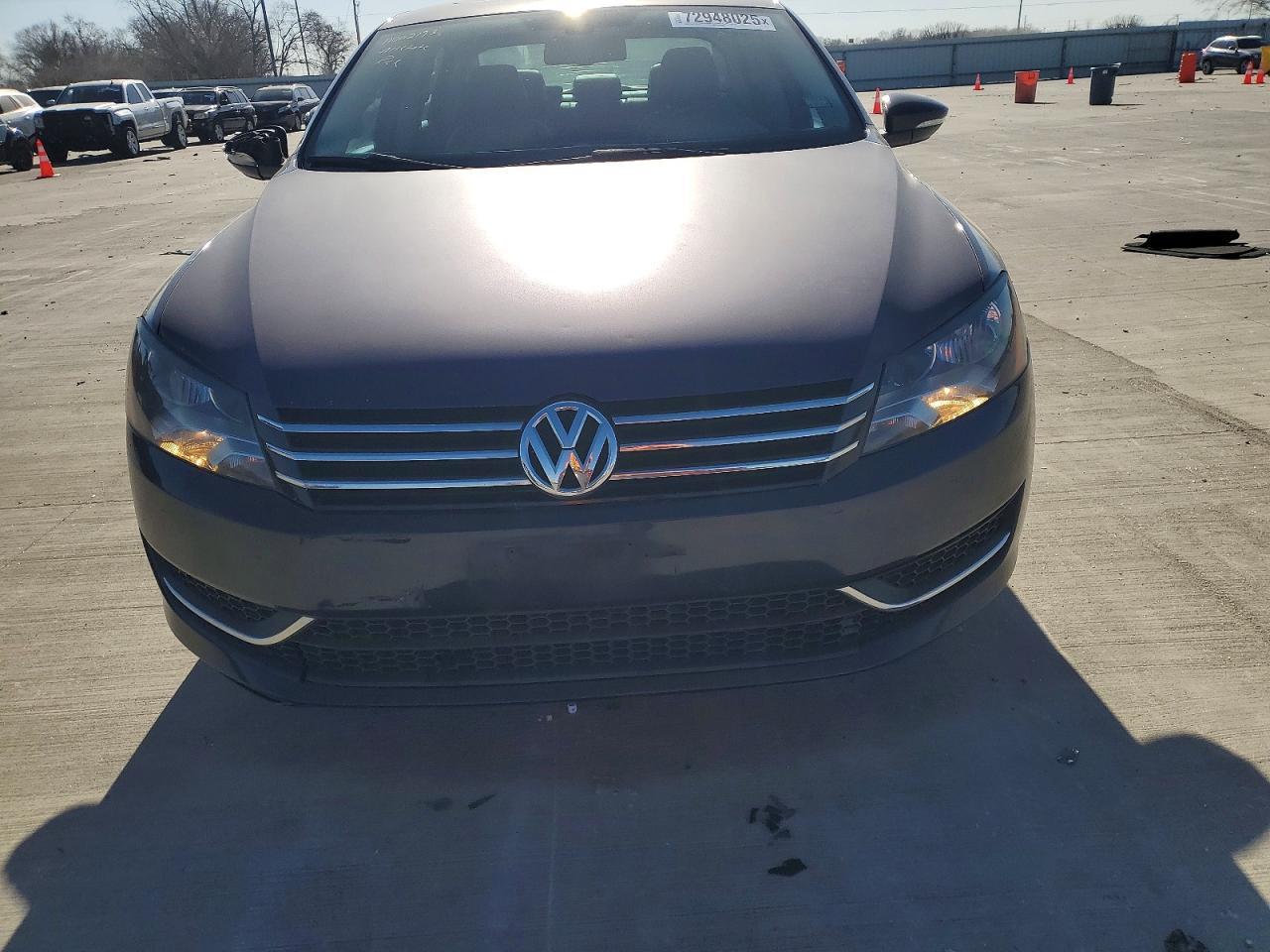 2012 VOLKSWAGEN Passat