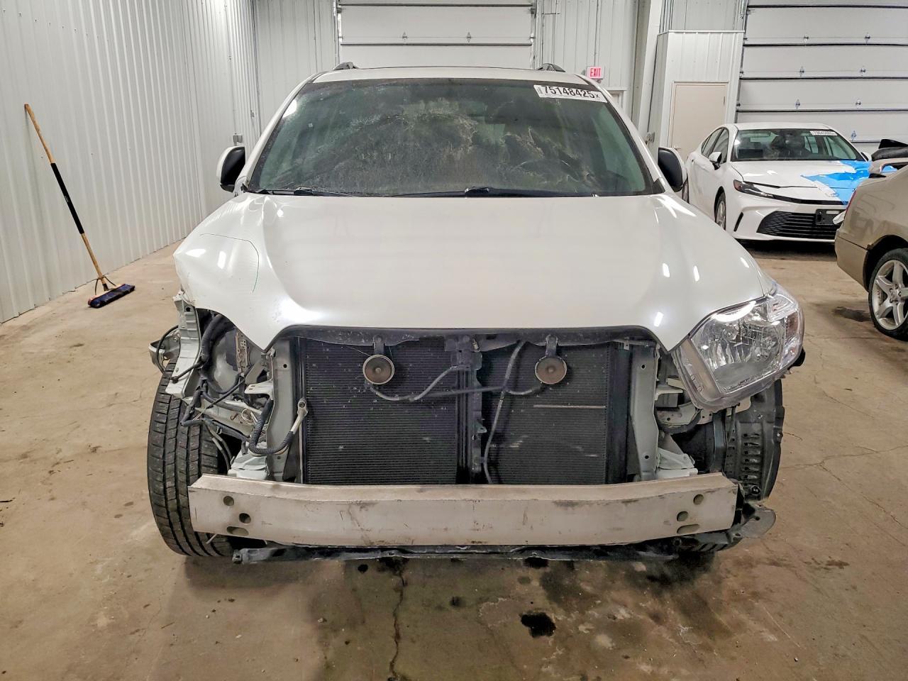2010 TOYOTA HIGHLANDER