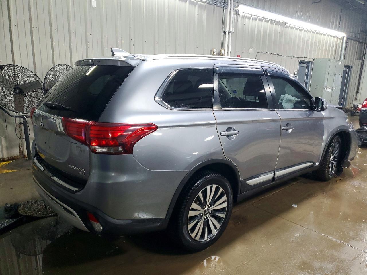 2019 MITSUBISHI outlander