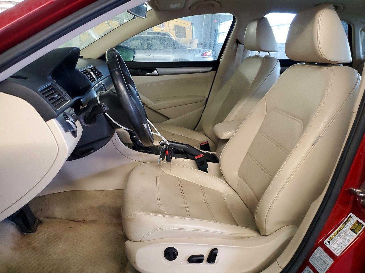 2015 VOLKSWAGEN Passat