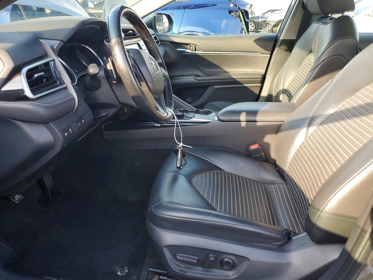 2018 TOYOTA CAMRY