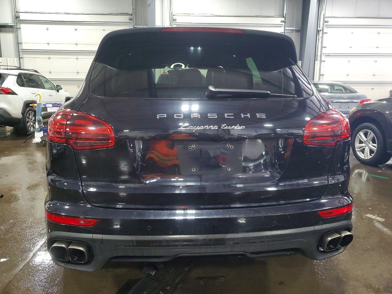 2018 PORSCHE CAYENNE