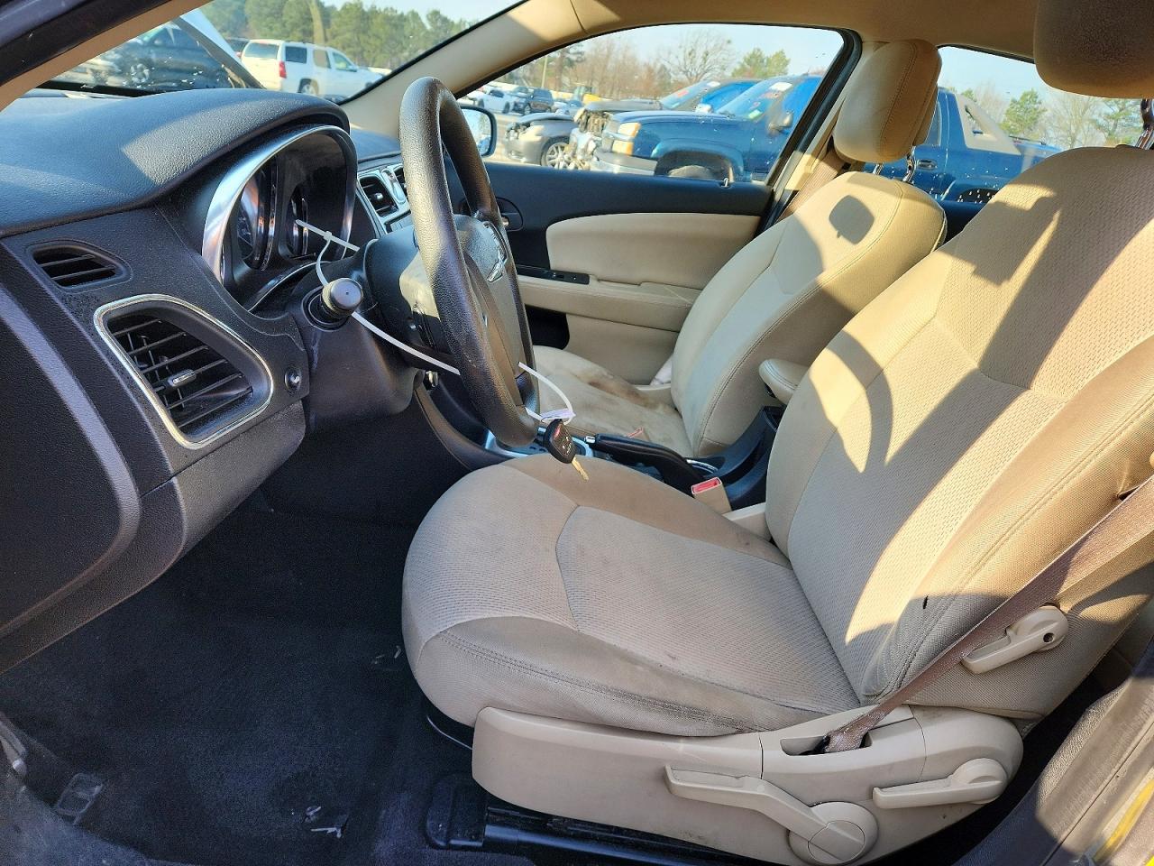 2012 CHRYSLER 200