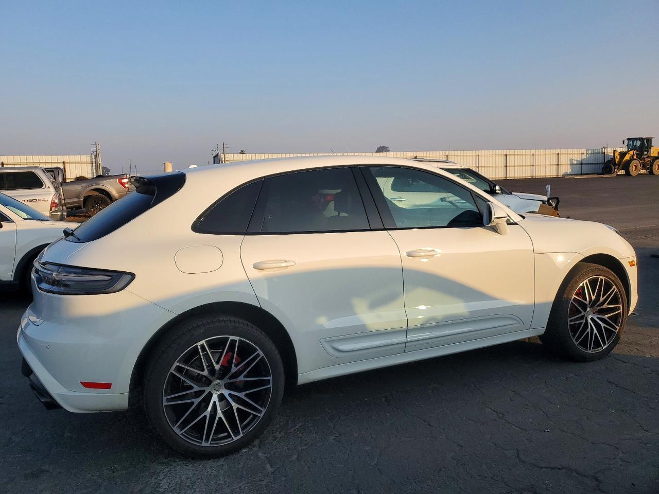 2022 PORSCHE Macan