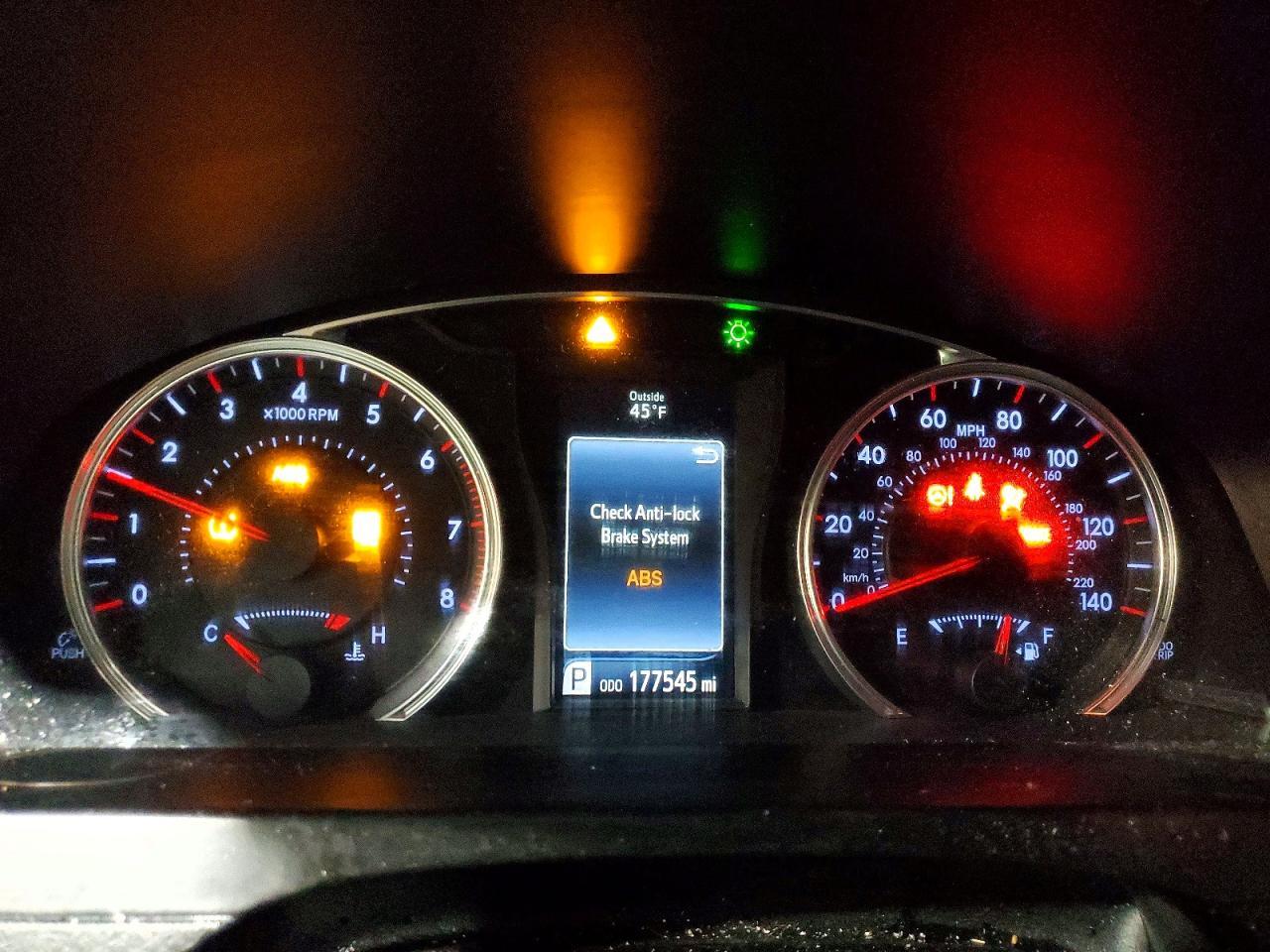 2016 TOYOTA CAMRY