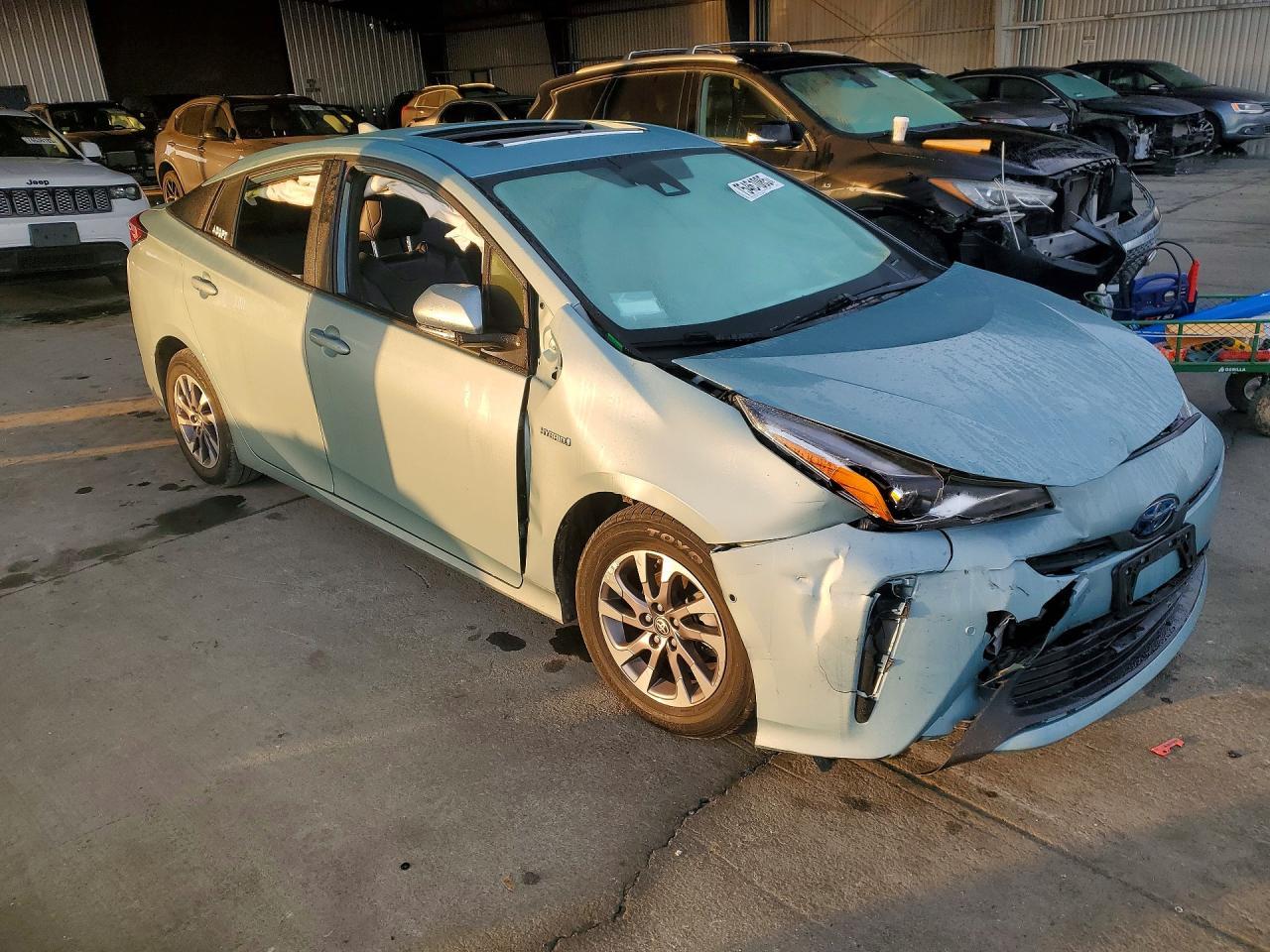 2019 TOYOTA PRIUS