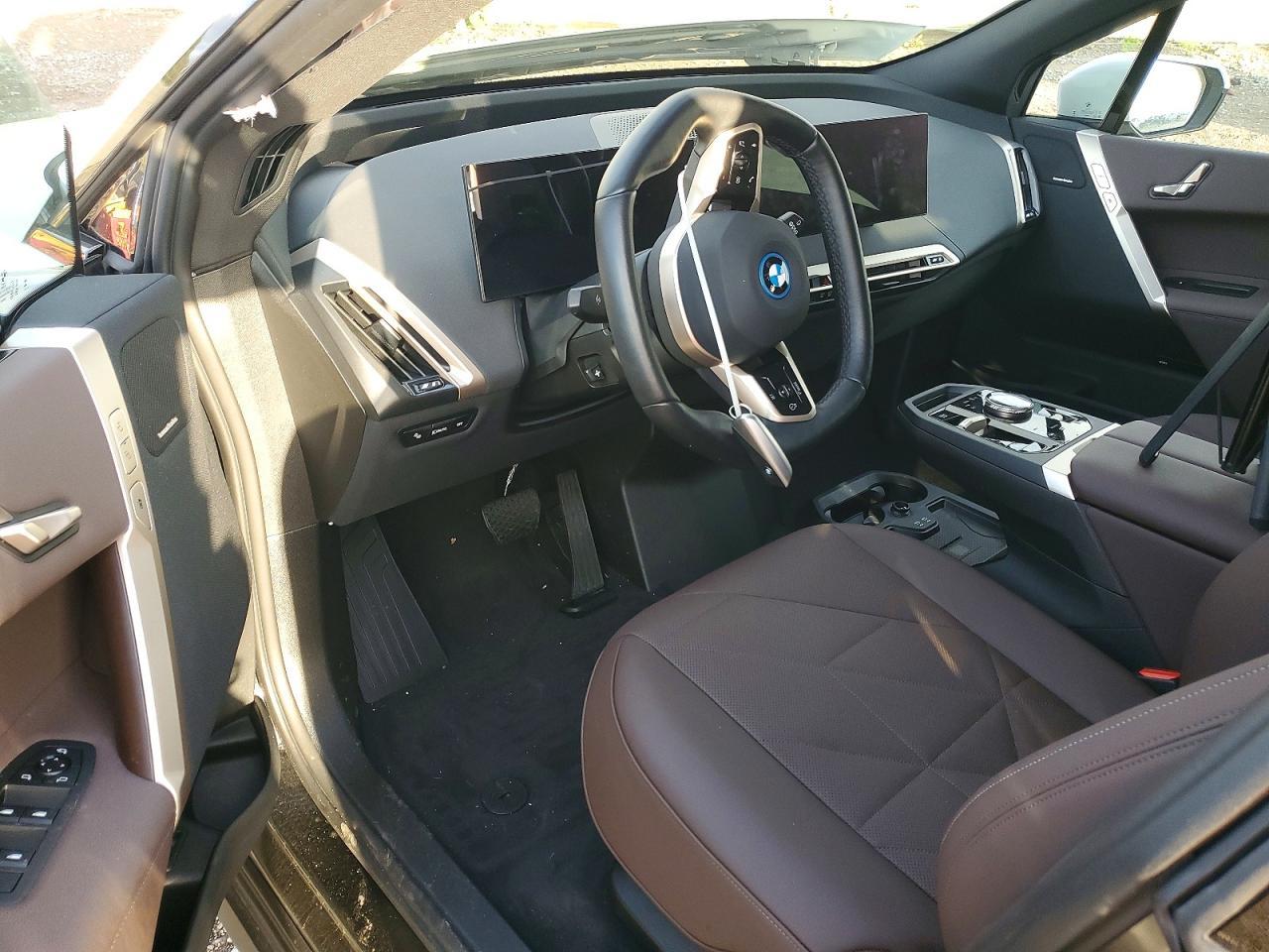 2025 BMW iX