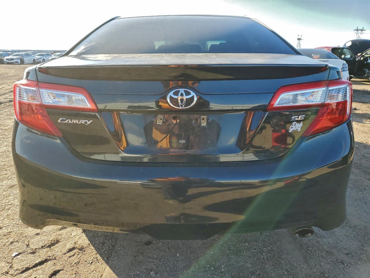 2014 TOYOTA CAMRY