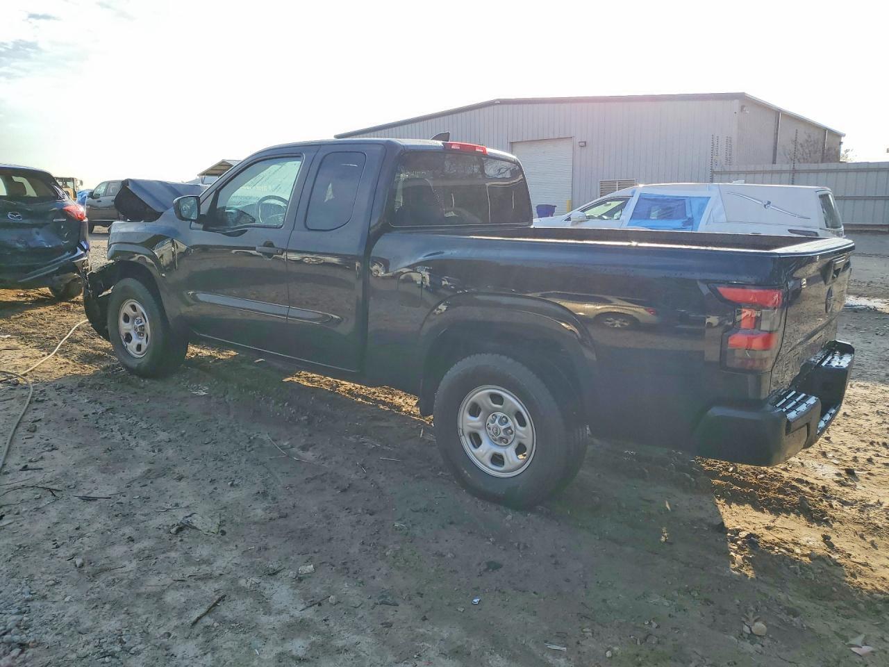 2022 NISSAN Frontier