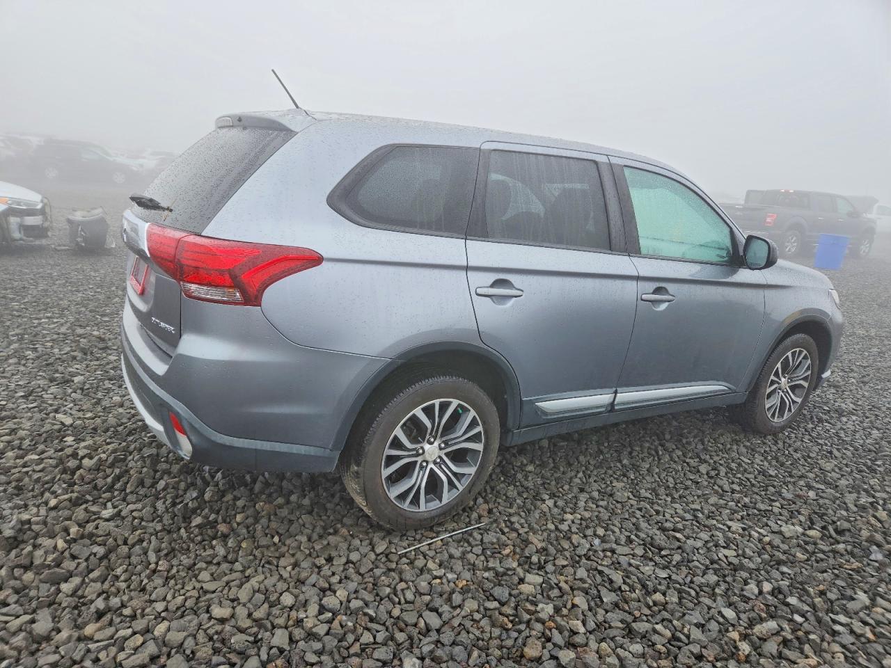 2016 MITSUBISHI outlander