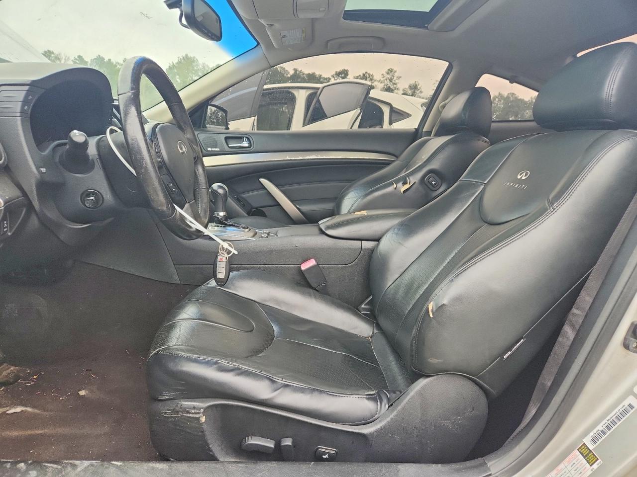 2011 INFINITI G37