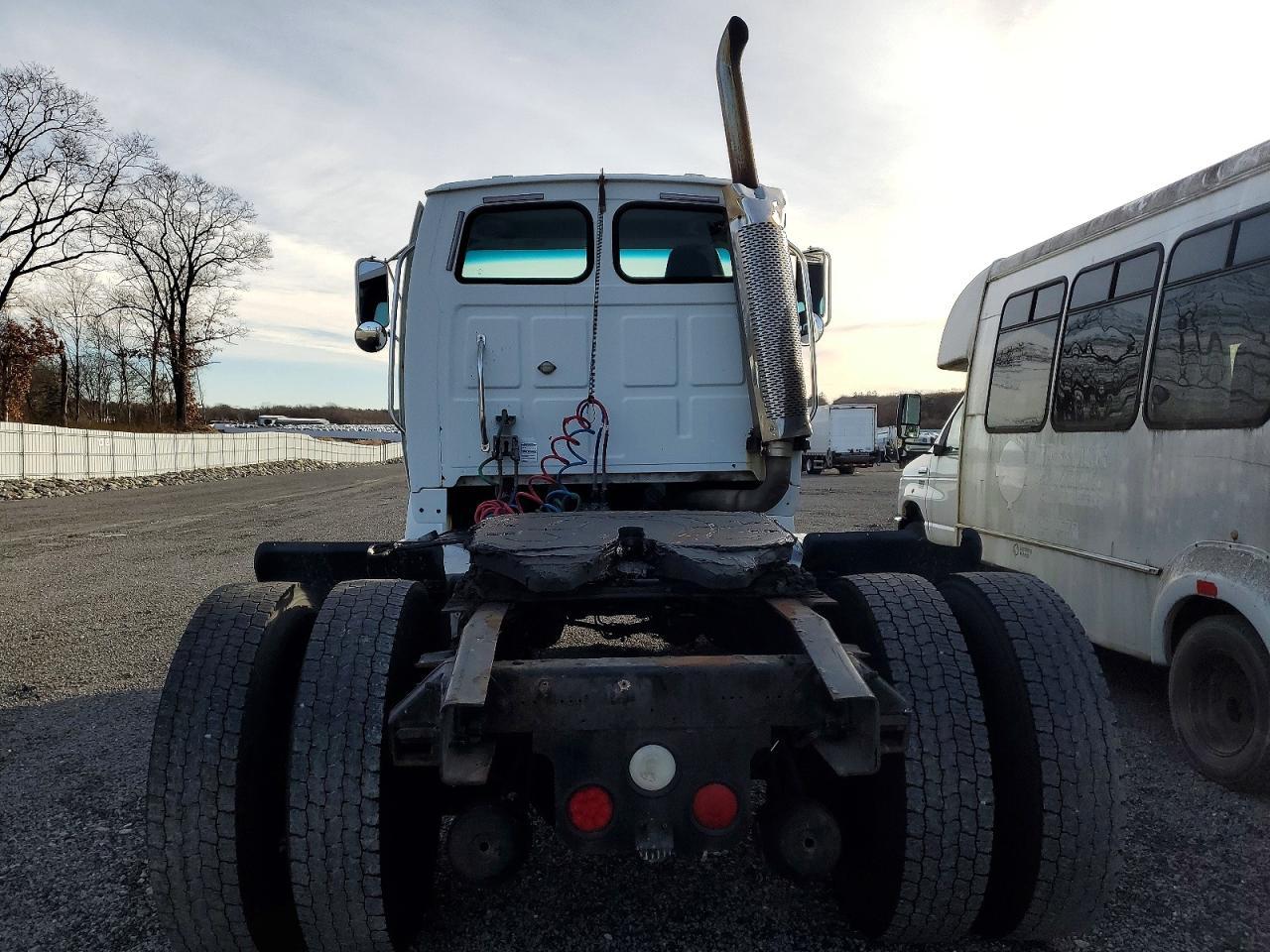 2007 STERLING A9500