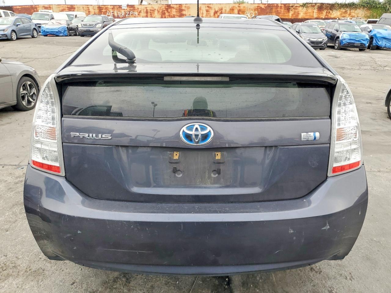 2011 TOYOTA PRIUS
