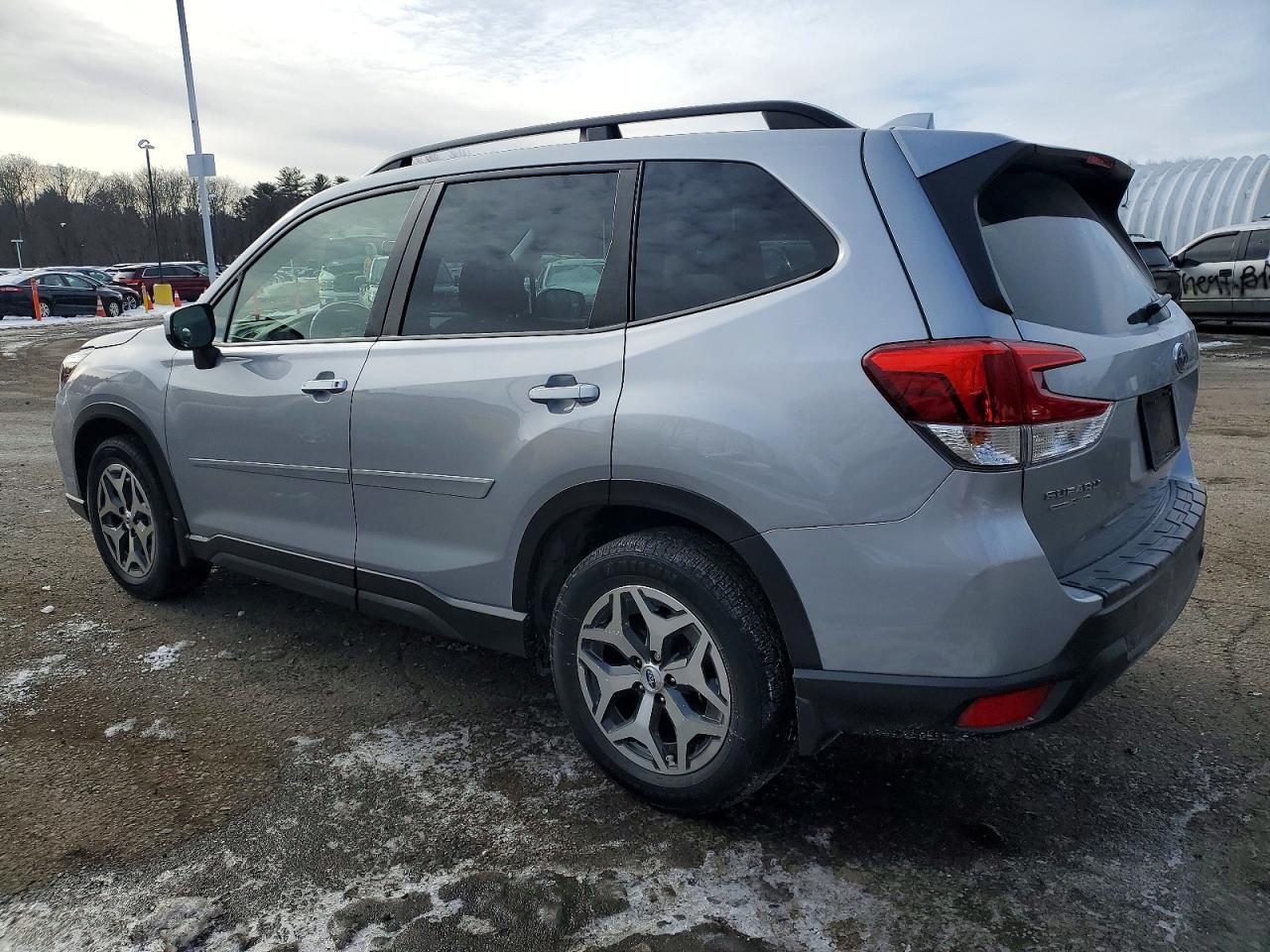 2021 SUBARU FORESTER