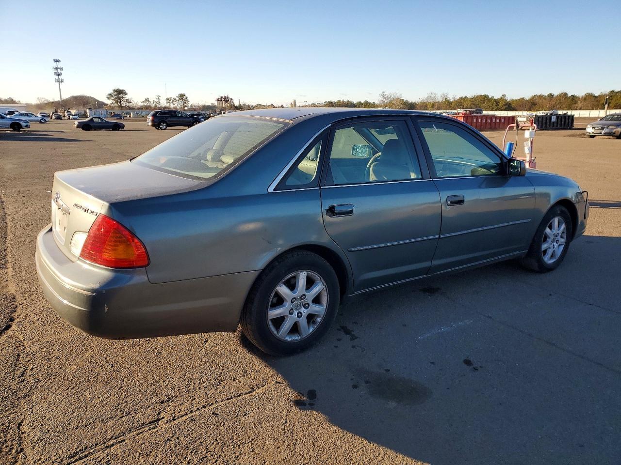 2001 TOYOTA Avalon