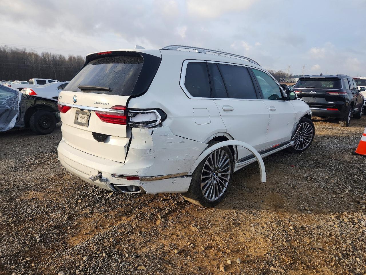 2021 BMW X7