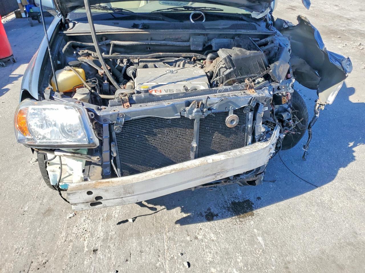 2005 TOYOTA HIGHLANDER