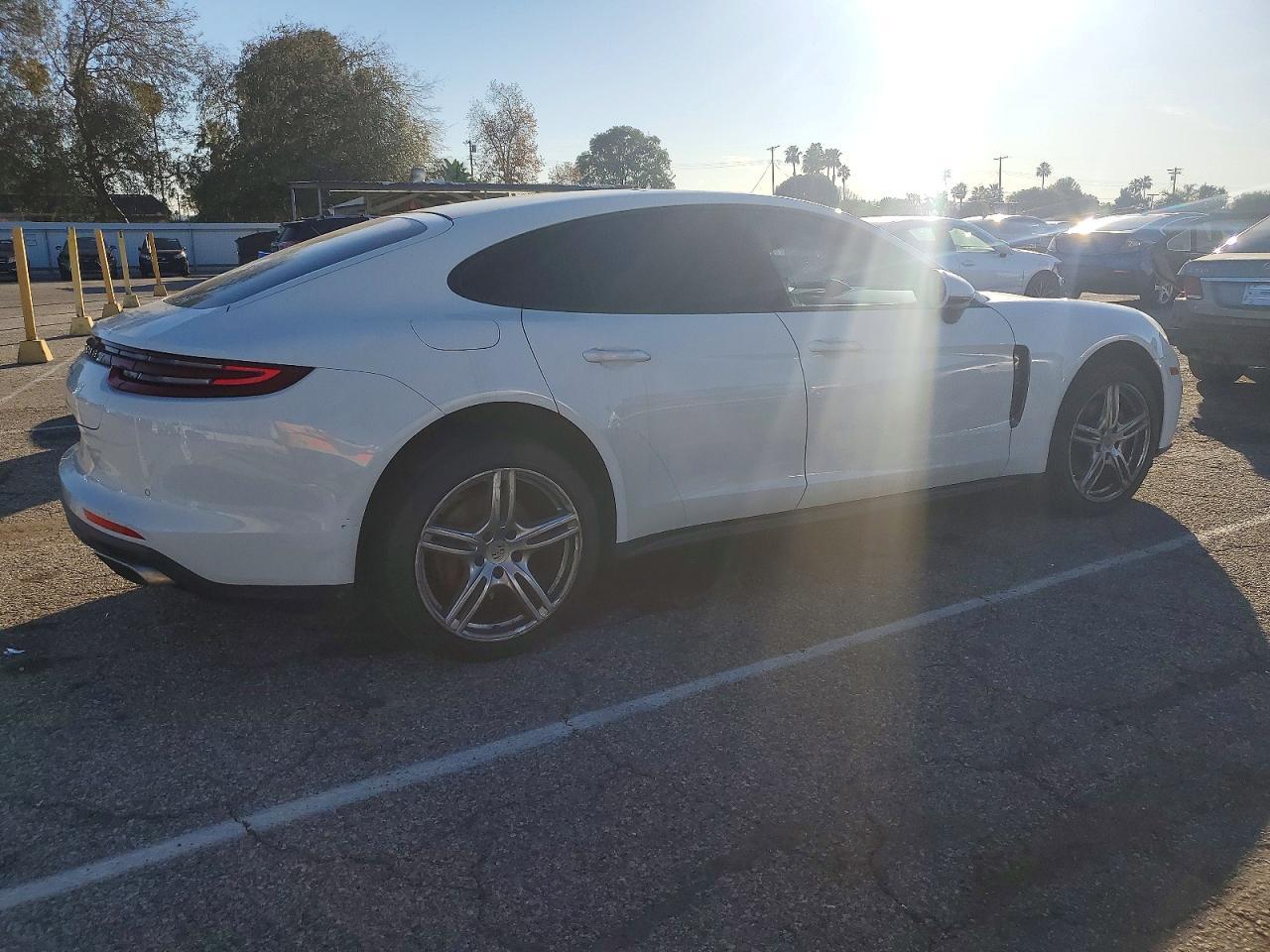 2017 PORSCHE Panamera