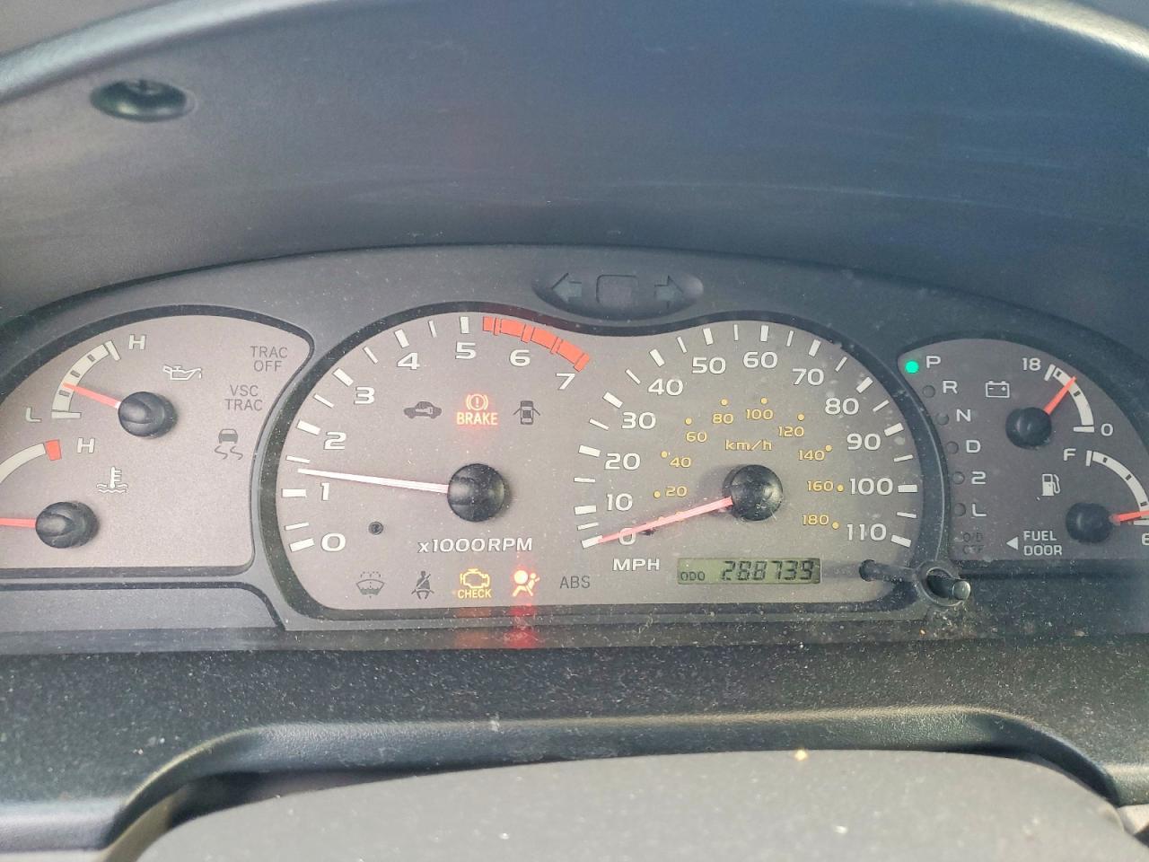 2002 TOYOTA Sequoia
