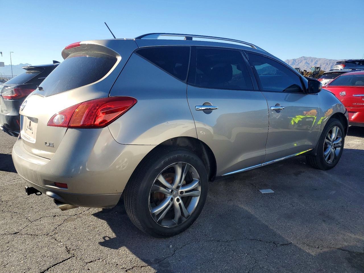 2010 NISSAN MURANO