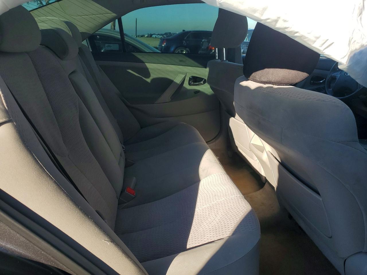 2011 TOYOTA CAMRY