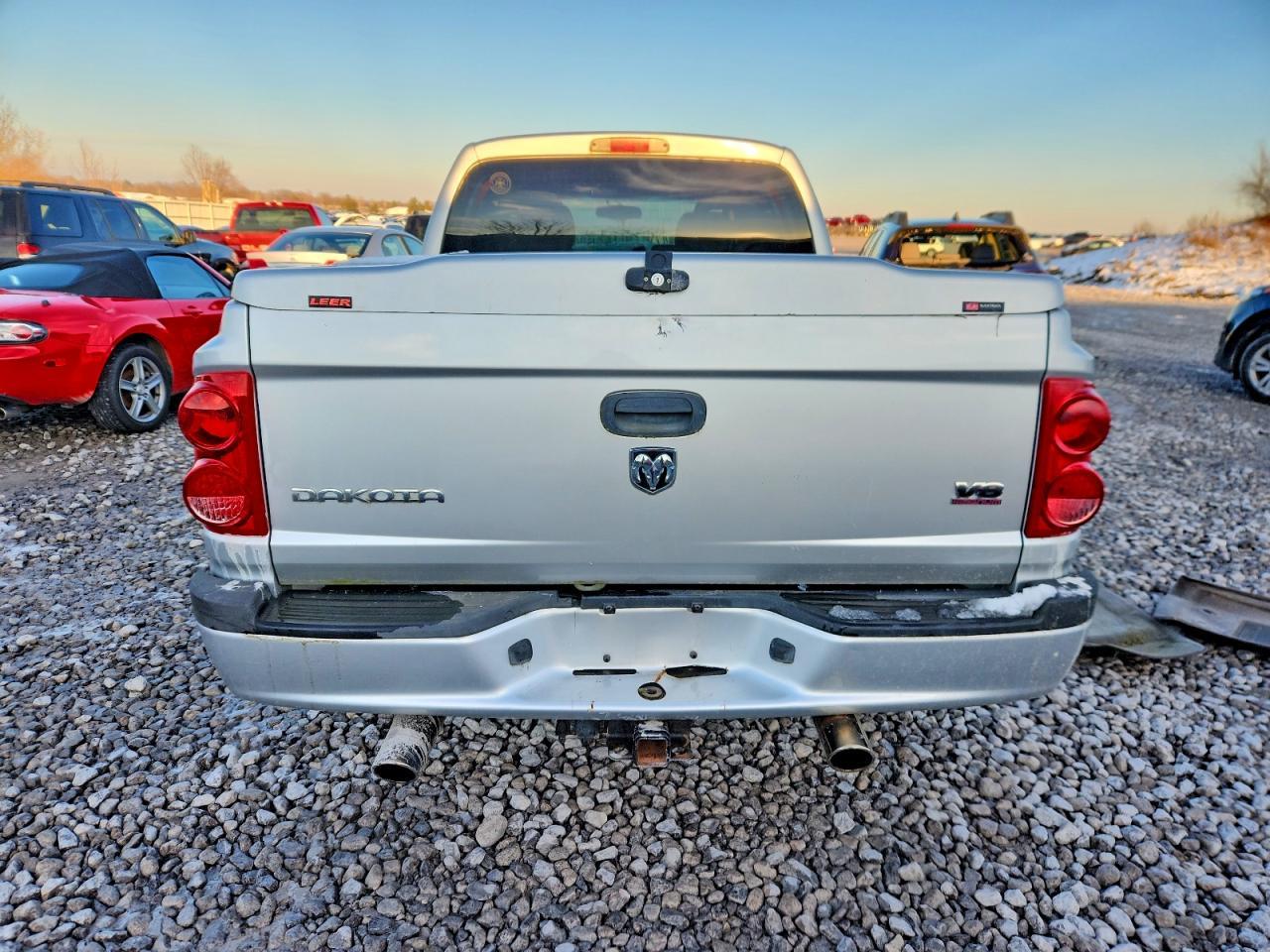 2005 DODGE Dakota