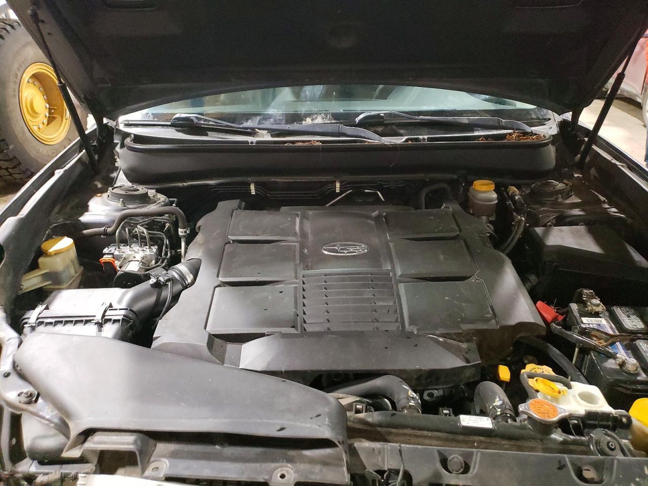 2013 SUBARU Outback