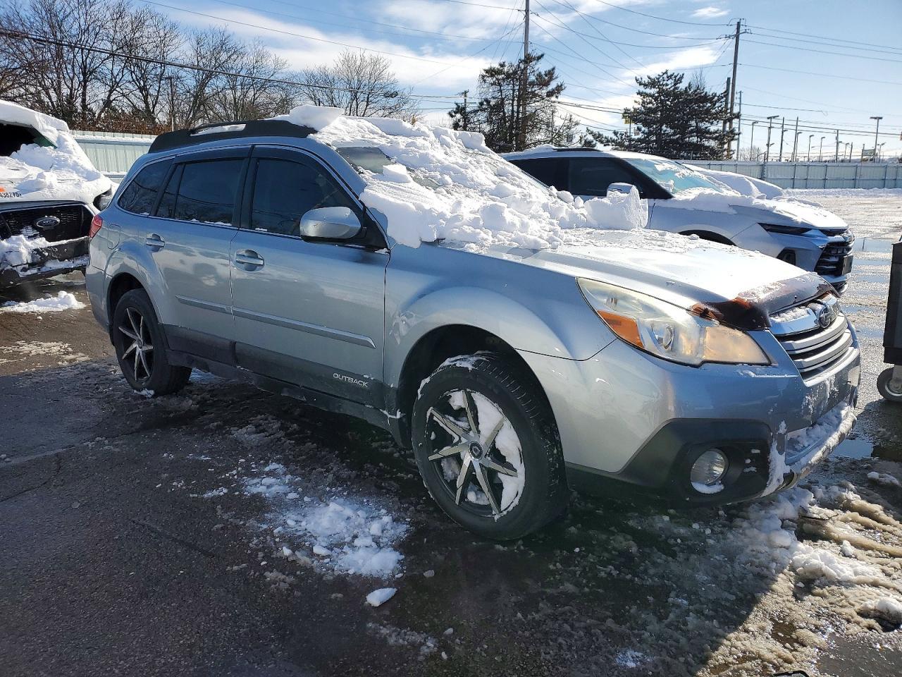 2013 SUBARU Outback