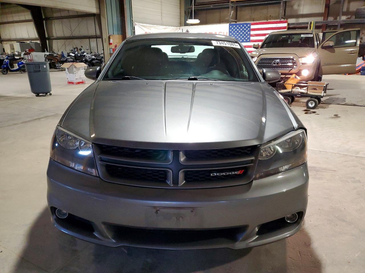 2013 DODGE Avenger