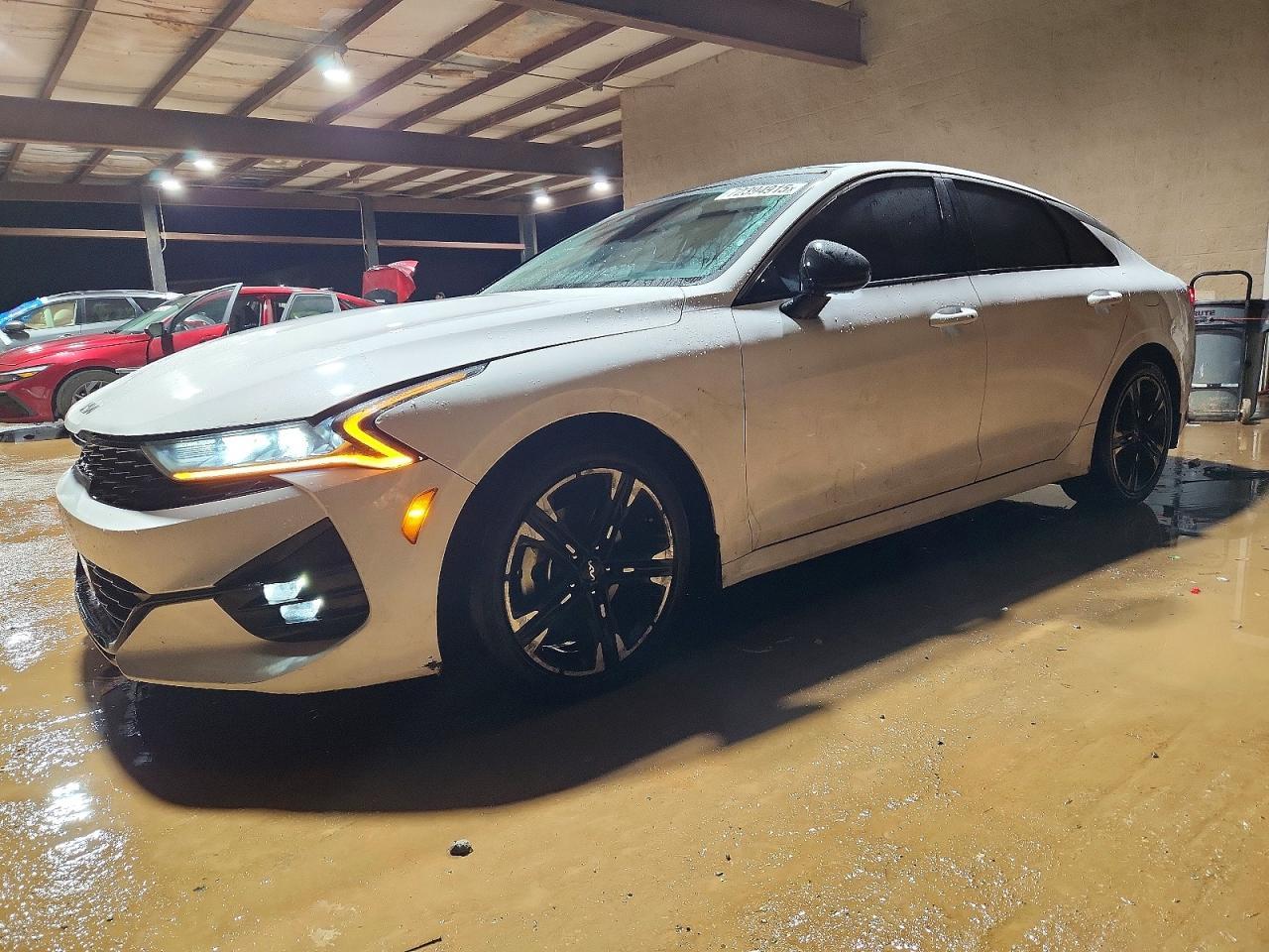 2022 KIA K5
