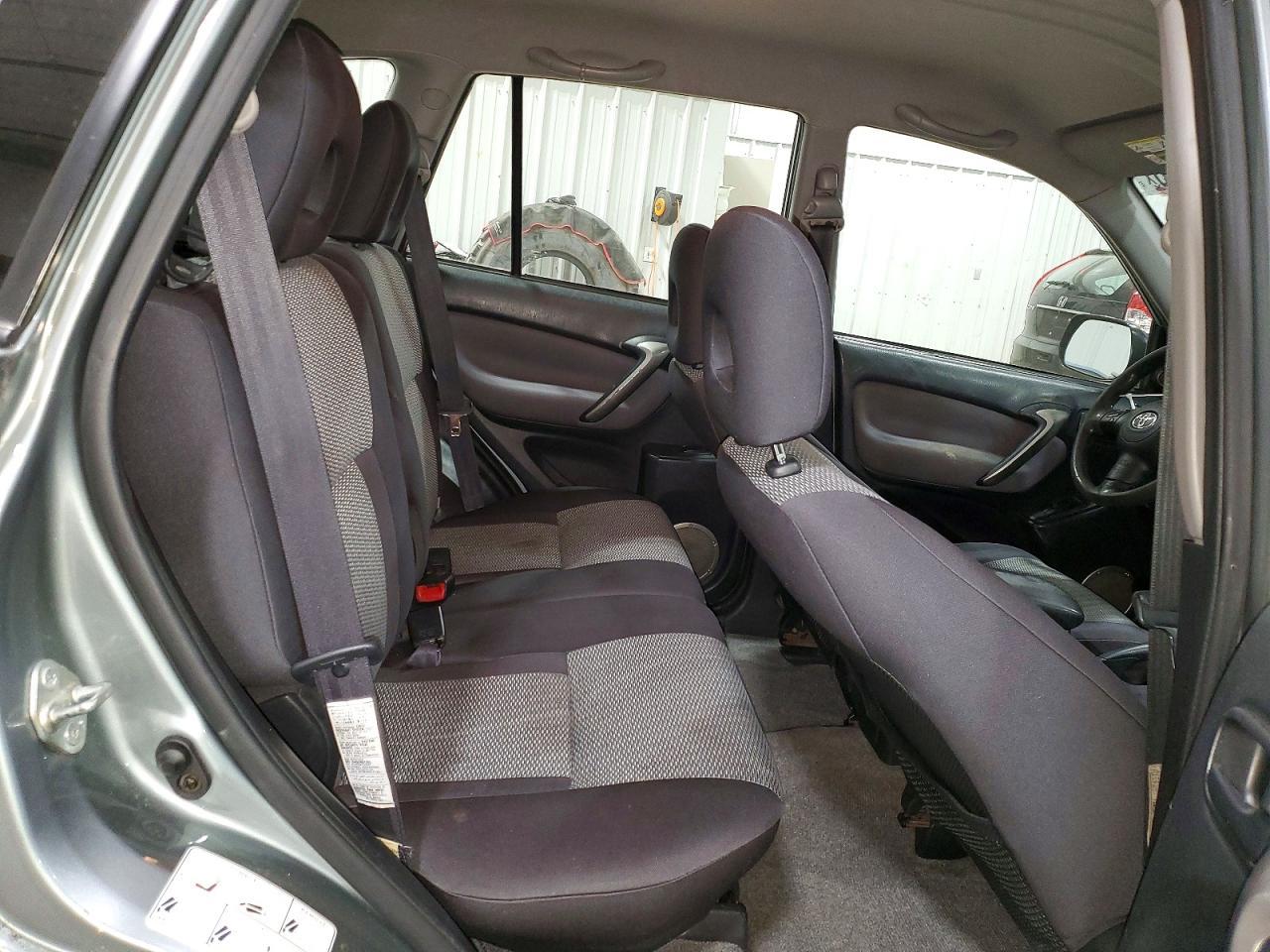 2004 TOYOTA RAV4