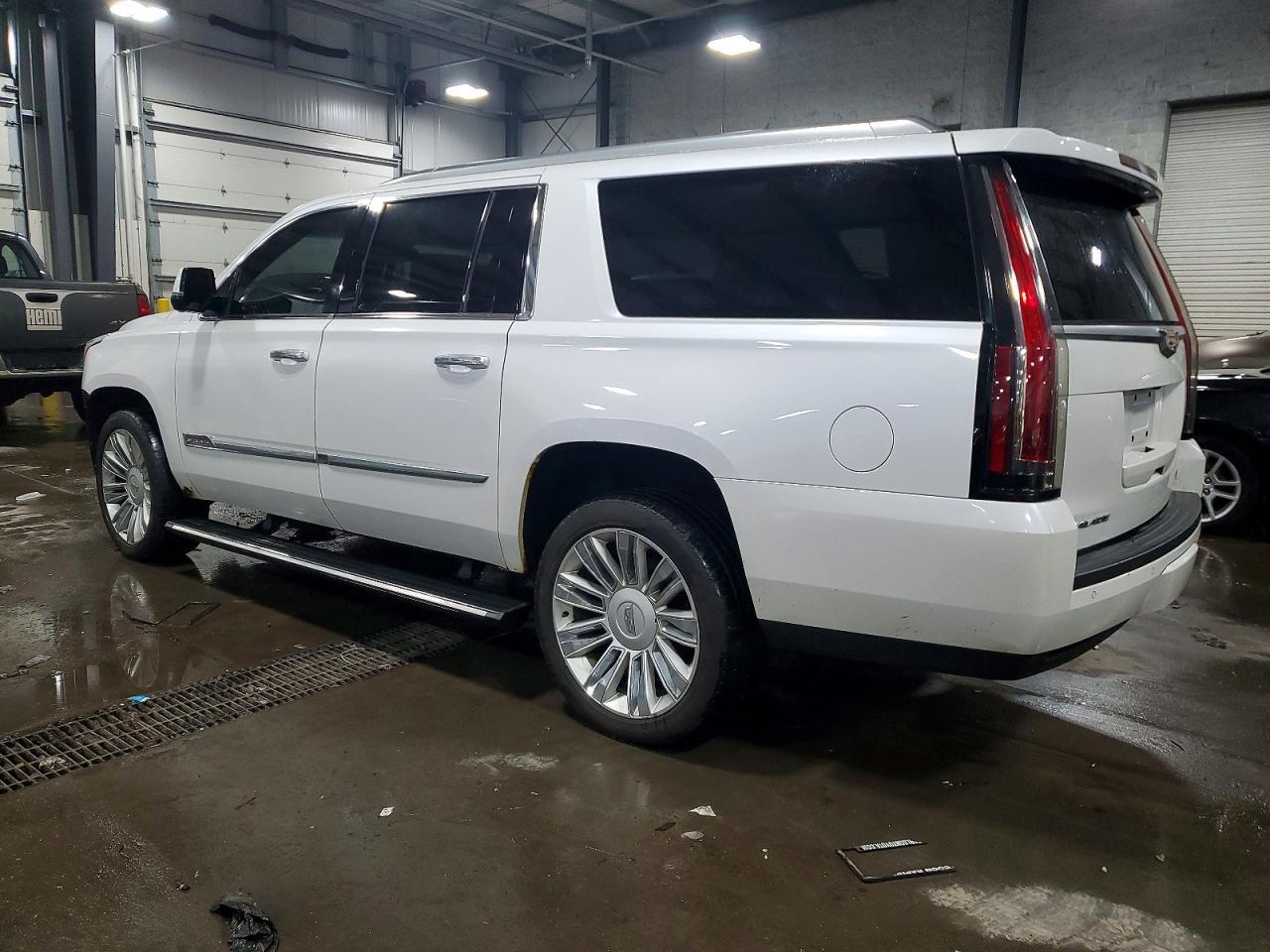 2016 CADILLAC Escalade ESV